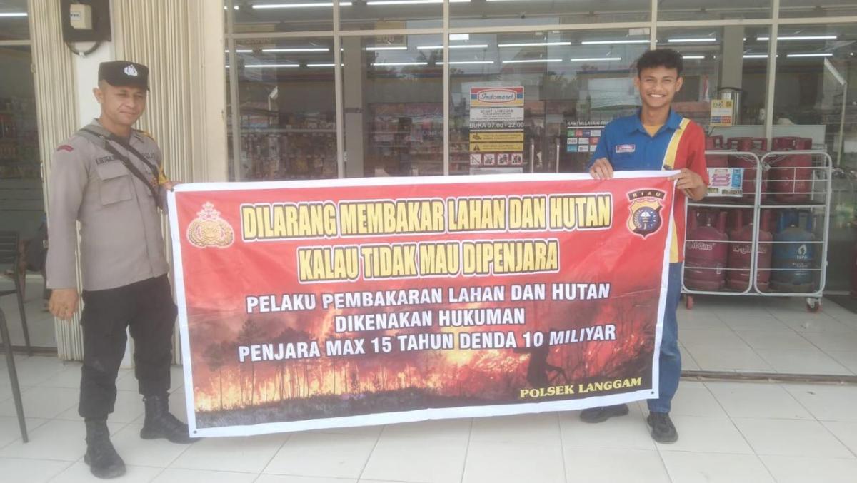 Polsek Langgam Sosialisasikan Larangan Karhutla kepada Warga Desa Segati